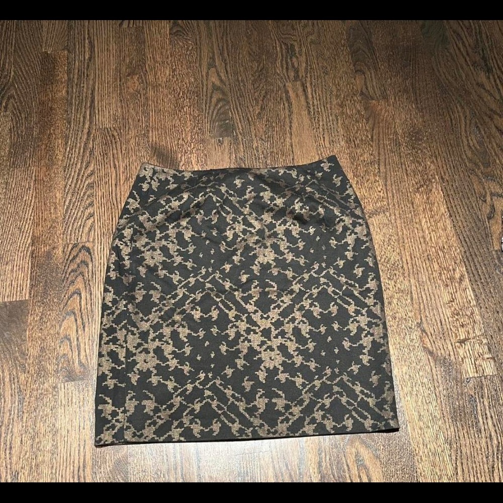 super cute great condition halogen midi skirt! only worn a few times
